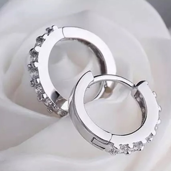 NEW 925 STERLING SILVER DIAMOND HOOPS EARRINGS, NICE EARRINGS, CUTE EARRINGS - Picture 4 of 5